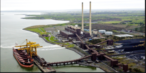 2025年に廃止が決まっているアイルランド最大の石炭火力発電所（Moneypoint） 