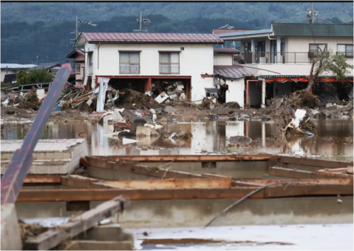 台風被害で大きな打撃を受けた住宅