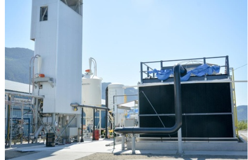 カナダ、ブリティッシュ・コロンビア州にあるカーボン・エンジニア社の実験プラントで、大気から二酸化炭素を回収するための装置