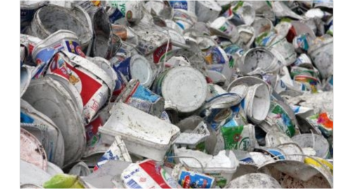 膨大なプラスチックゴミが海に捨てられ汚染している