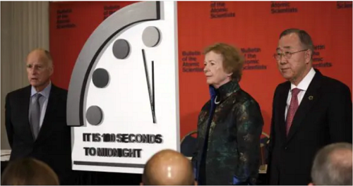「終末時計」を公表する㊧からJerry Brown前カリフォルニア州知事、Mary Robinson前アイルランド大統領、潘基文前国連事務総長