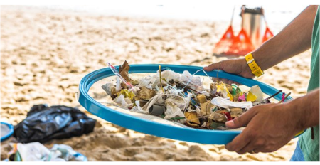 飲料用のペットボトルは海洋プラスチックごみの主要原因