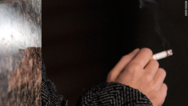 隠れて喫う以外ないね。犯罪ですから