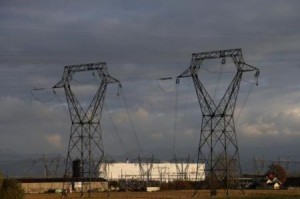 　４月３０日、フランスは今後数年以内に原子力中心のエネルギー政策を継続するかどうかを決断しなければならない。写真はフェッセンアイム原発。昨年１１月撮影（２０１４年　ロイター/Vincent Kessler）