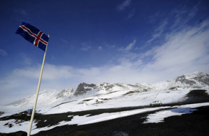 アイスランドのミールダルスヨークトル（Myrdalsjokull）氷河の麓にあるヴィック（Vic）村の風景