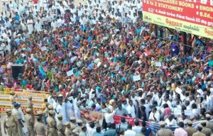 インドでの反原発運動の集会