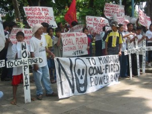 日本の官民石炭火力輸出に反対するインドネシアの住民