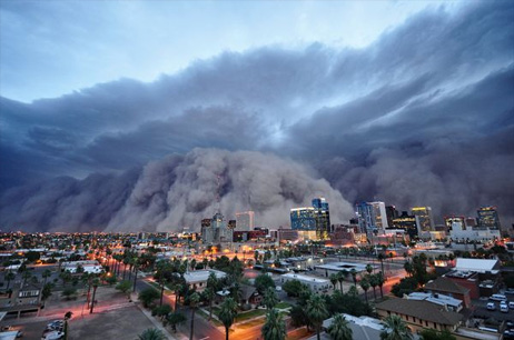 アリゾナ州、フェニックスを襲う砂嵐「ハブーブ（haboob）」（資料写真）。アラビア語で“暴風”を意味する。