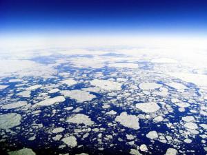 北極海の氷は年々小さくなっていく