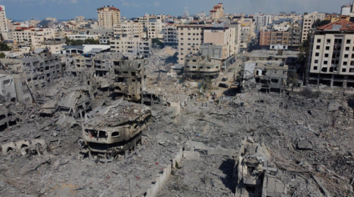 空爆で壊滅状態のガザの街