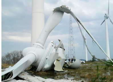 落下した風力発電機の風車＝２０１３年３月、京都府伊根町（京都府提供）