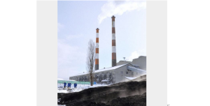 廃止される砂川石炭火力発電所、手前に石炭が野積みされている＝北海道新聞より