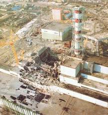 爆発したチェルノブイリ原発４号炉