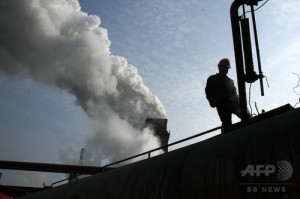石炭発電の廃止、気温上昇を0.5度抑制 報告書  

×
中国安徽（Anhui）省淮北（Huaibei）の石炭化学工場で働く労働者（資料写真、2013年8月14日