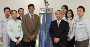 活動中だったスマートソーラーインターナショナルの面々。中央右が故冨田氏