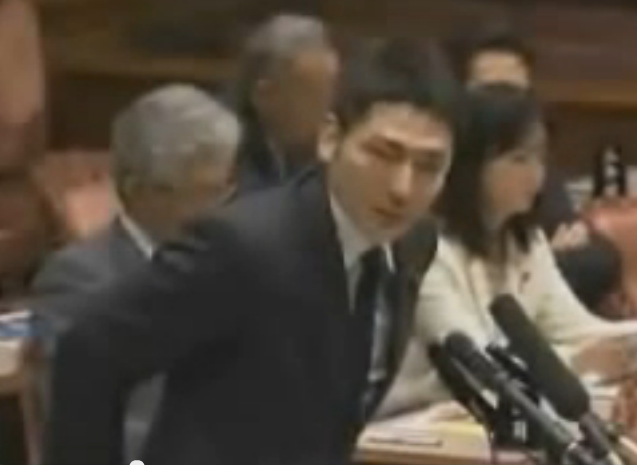 福島の子どもたちの鼻血被害を国会で問う自民党の熊谷大氏（2012年14日参院予算委員会）