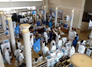 原発現場で作業に従事する東電社員ら