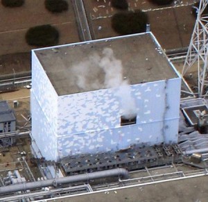 ドローンが撮影した事故直後の2号機（2011年3月20日）