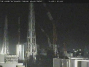 停電のあった東京電力福島第１原発（19日午前０時18分、東京電力のライブカメラから）