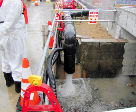 汲み上げられる地下水