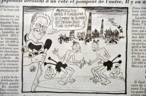 フランスの週刊紙カナール・アンシェネが掲載した相撲の風刺画。腕や脚が３本ある力士の横に立つ人物が「フクシマのおかげで相撲が五輪種目になりました」とコメントしている（共同）