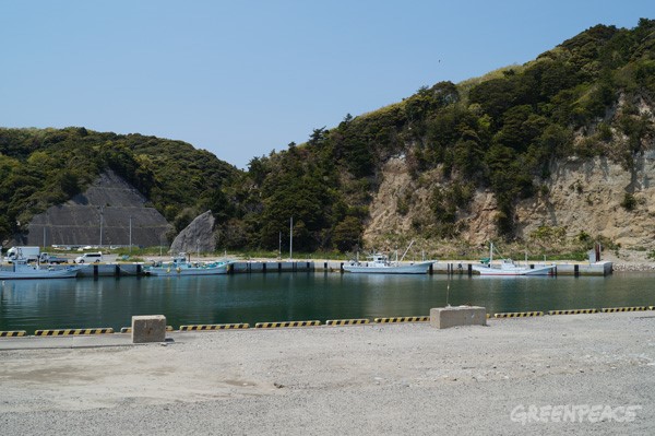 福島県の漁業は休業（一部試験操業を除く）を強いられ、漁港も閑散としている。