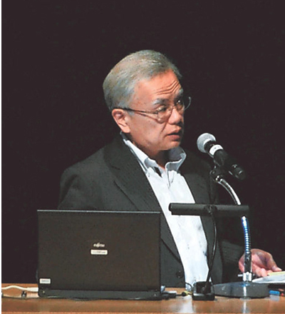 除染の長期目標について語る平岡審議官