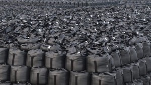 住宅除染は進まないが、福島県内に積み上がる除染廃棄物