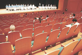 閑散とした午前の部の住民説明会