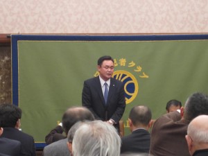 日本記者クラブで会見する松本楢葉町長