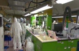 原発内の放射性物質検査室