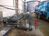 100トンの汚染水漏れ事故を起こした福島第一原発の貯水タンク
