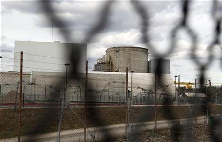 ９月５日、仏原子力安全局（ＡＳＮ）によると、同国東部のフッセンハイム原子力発電所で発生した化学反応による市民への危険は無い。写真は同原発。２０１１年３月撮影（２０１２年　ロイター/Vincent Kessler）