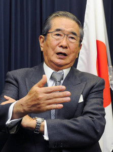 衆院選について話す日本維新の会の石原代表＝２６日、東京都港区赤坂で