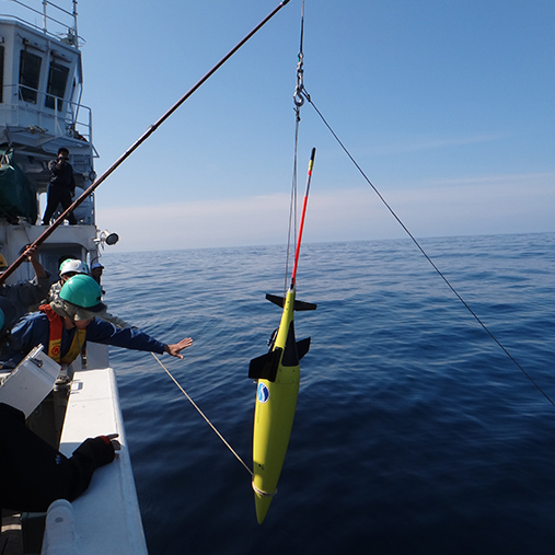 水中グライダーと呼ばれる最新の無人海洋観測機器