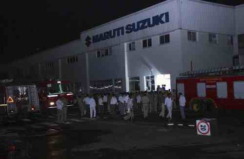 暴動で火災が起きたスズキのインド子会社「マルチ・スズキ」の工場＝インド・ハリヤナ州で２０１２年７月１８日、ロイター