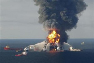 メキシコ湾に流出した原油が燃える
