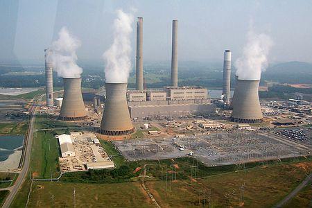 サザン社の石炭火力発電所（２００７年９月４日、米ジョージア州カータースビル）