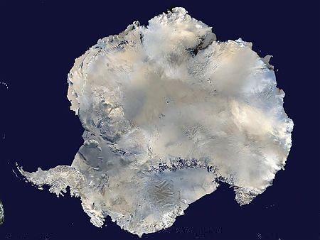 南極の衛星写真（撮影日時不明）（米航空宇宙局提供