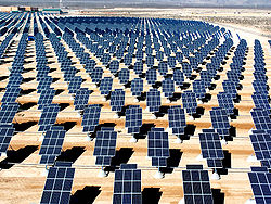solar250px-Giant_photovoltaic_array