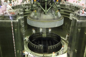 福島第二原子力発電所の整備をする東電社員